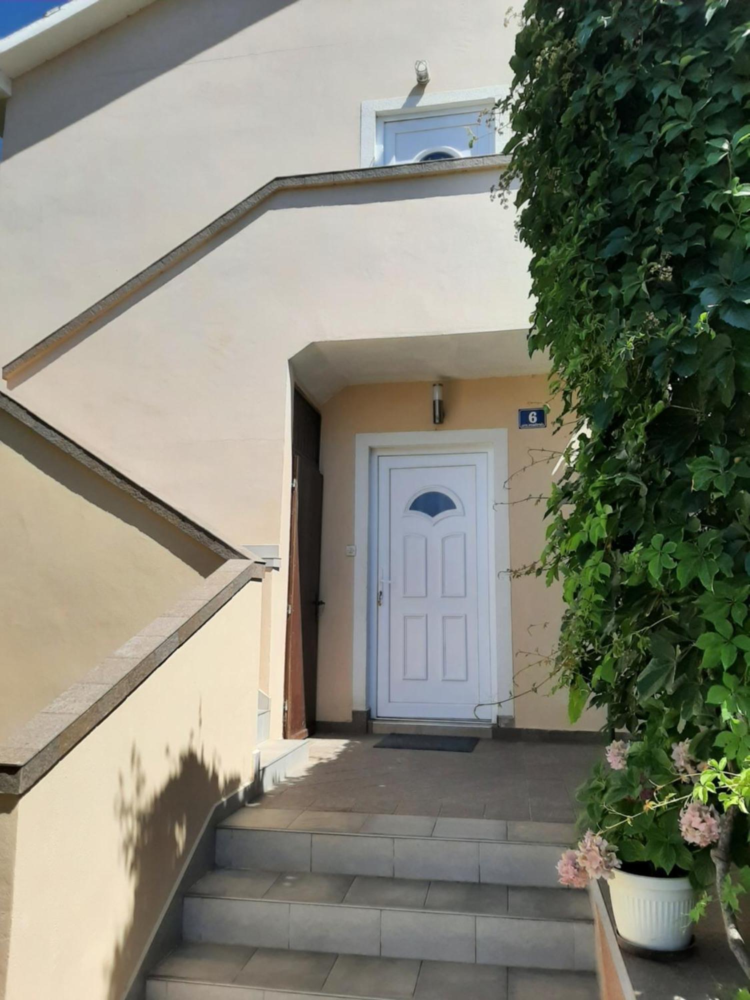 Apartmani Marija Povljana Bilik gambar