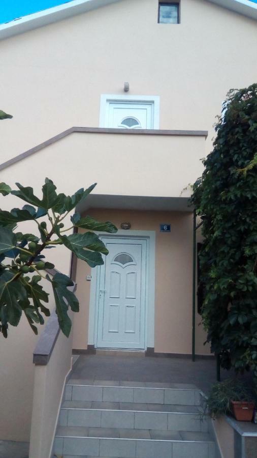 Apartmani Marija Povljana Luaran gambar