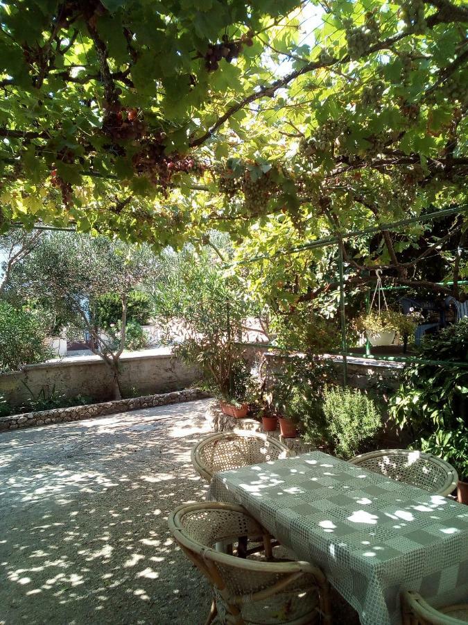 Apartmani Marija Povljana Luaran gambar